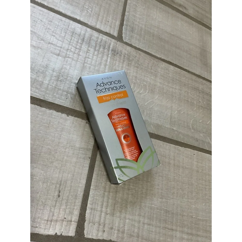 Avon Advance Techniques Frizz Control Lotus Shield Leave In Treatment NEW USA